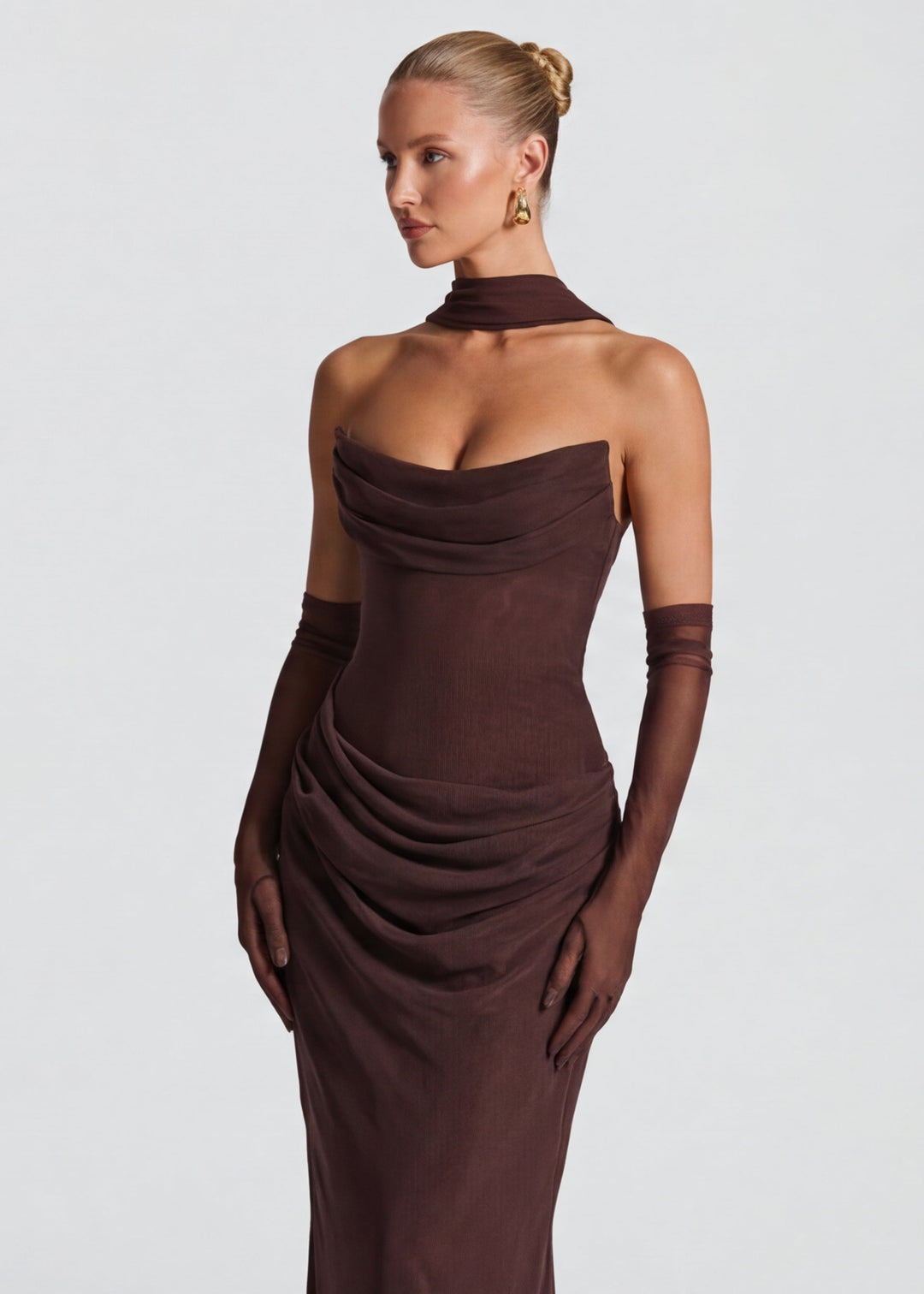 Abito da sera drappeggiato per donna, un classico elegante e senza tempo. Vestito maxi lungo, perfetto per ogni festa.