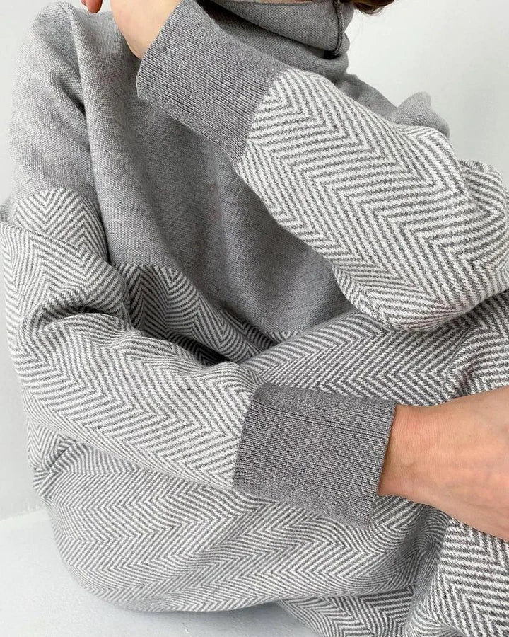 Moda donna: completo due pezzi invernale per casa. Pigiama o loungewear confortevole in pile per relax.