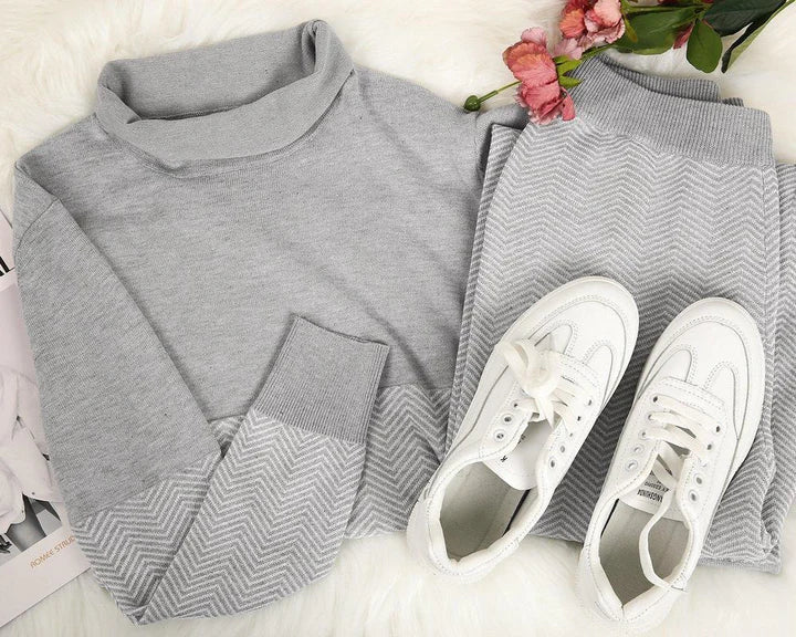 Abbigliamento invernale donna: completo due pezzi in pile, perfetto come pigiama caldo o set loungewear.