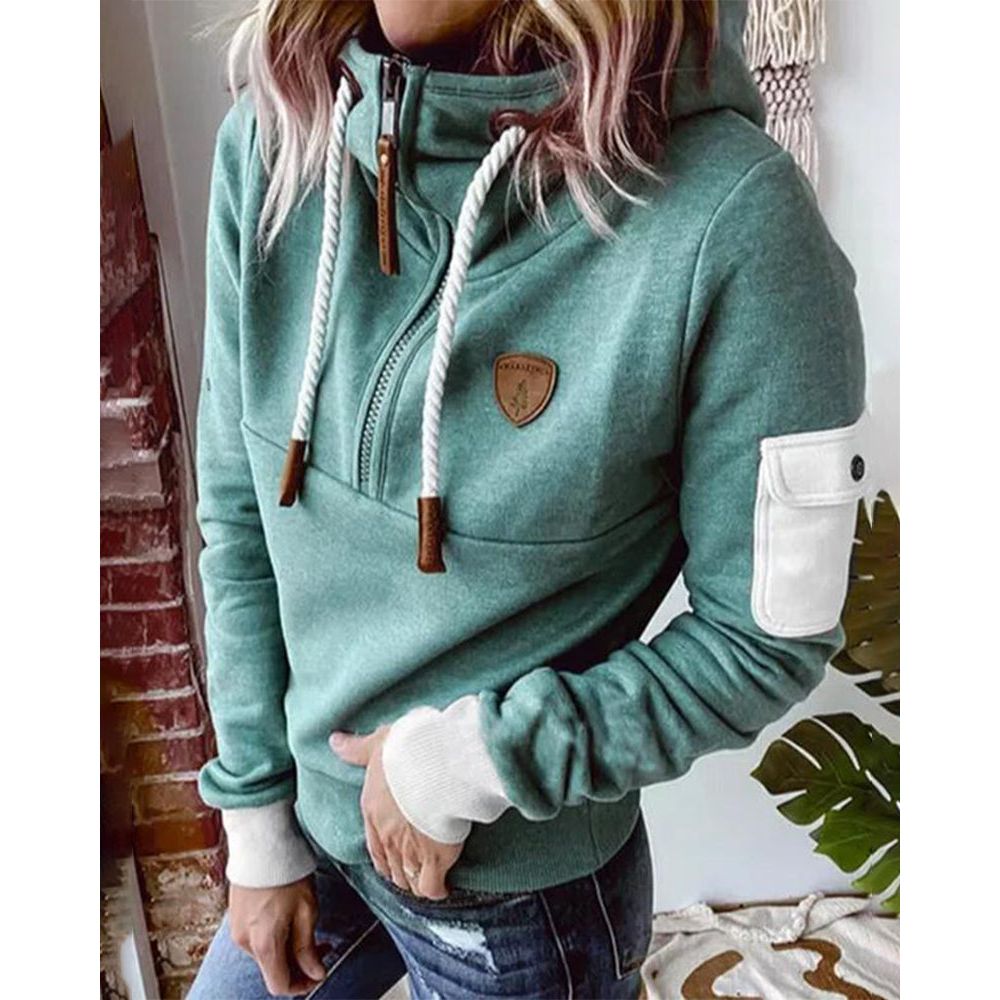 Felpa con cappuccio donna, morbida ed elegante, per look casual e confortevole. Moda femminile versatile.