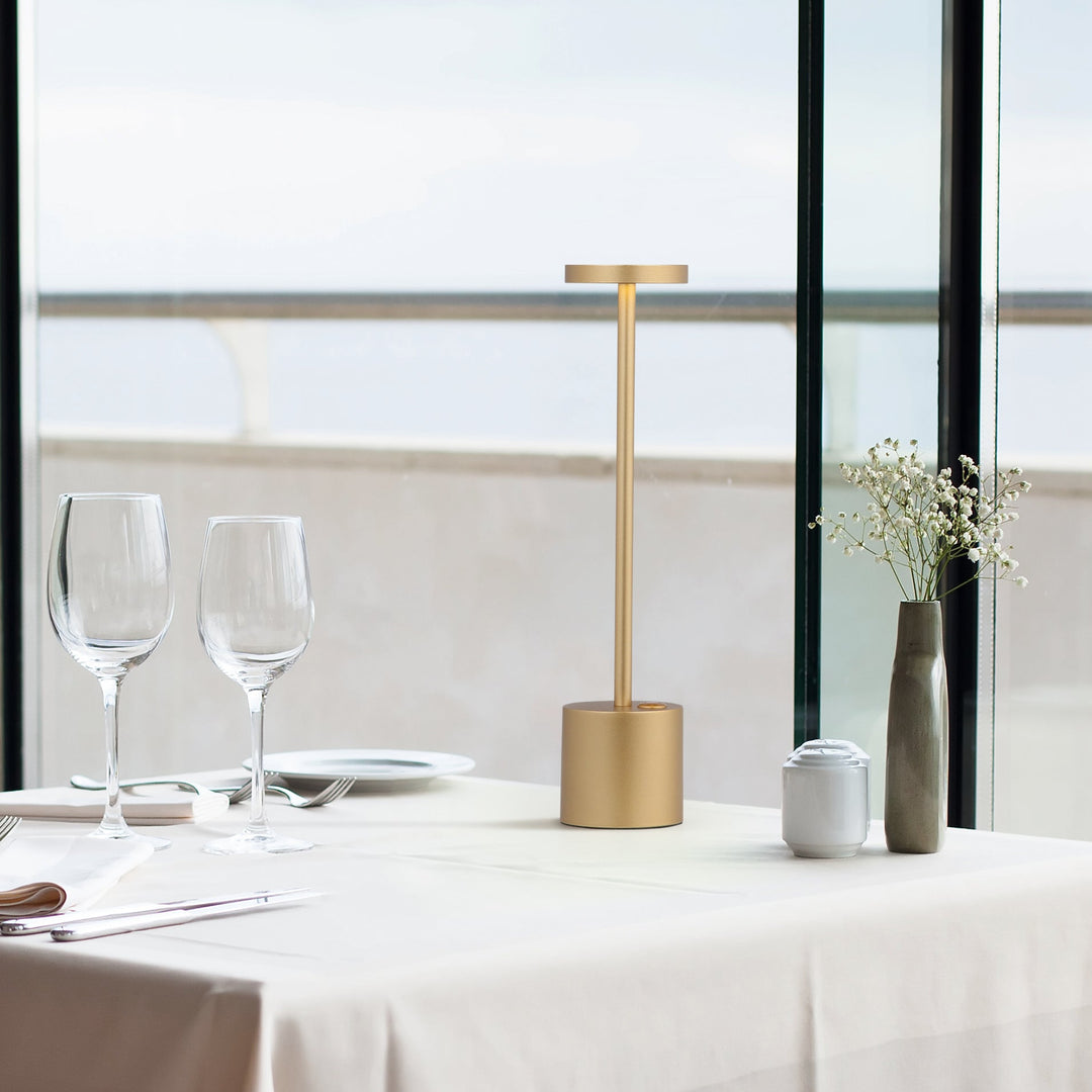 Lampada da tavolo LED wireless ricaricabile, portatile con controllo touch, perfetta per interni ed esterni.