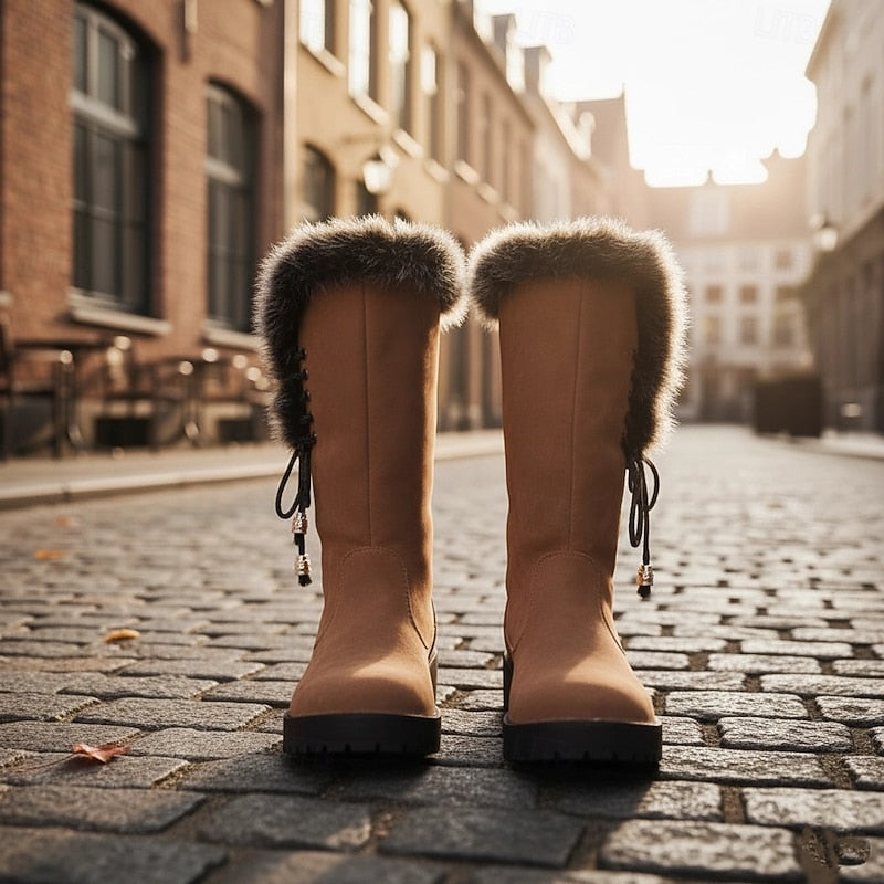 Stivali da donna caldi per l'inverno, con design moderno, pelliccia ecologica e aderenza superiore.