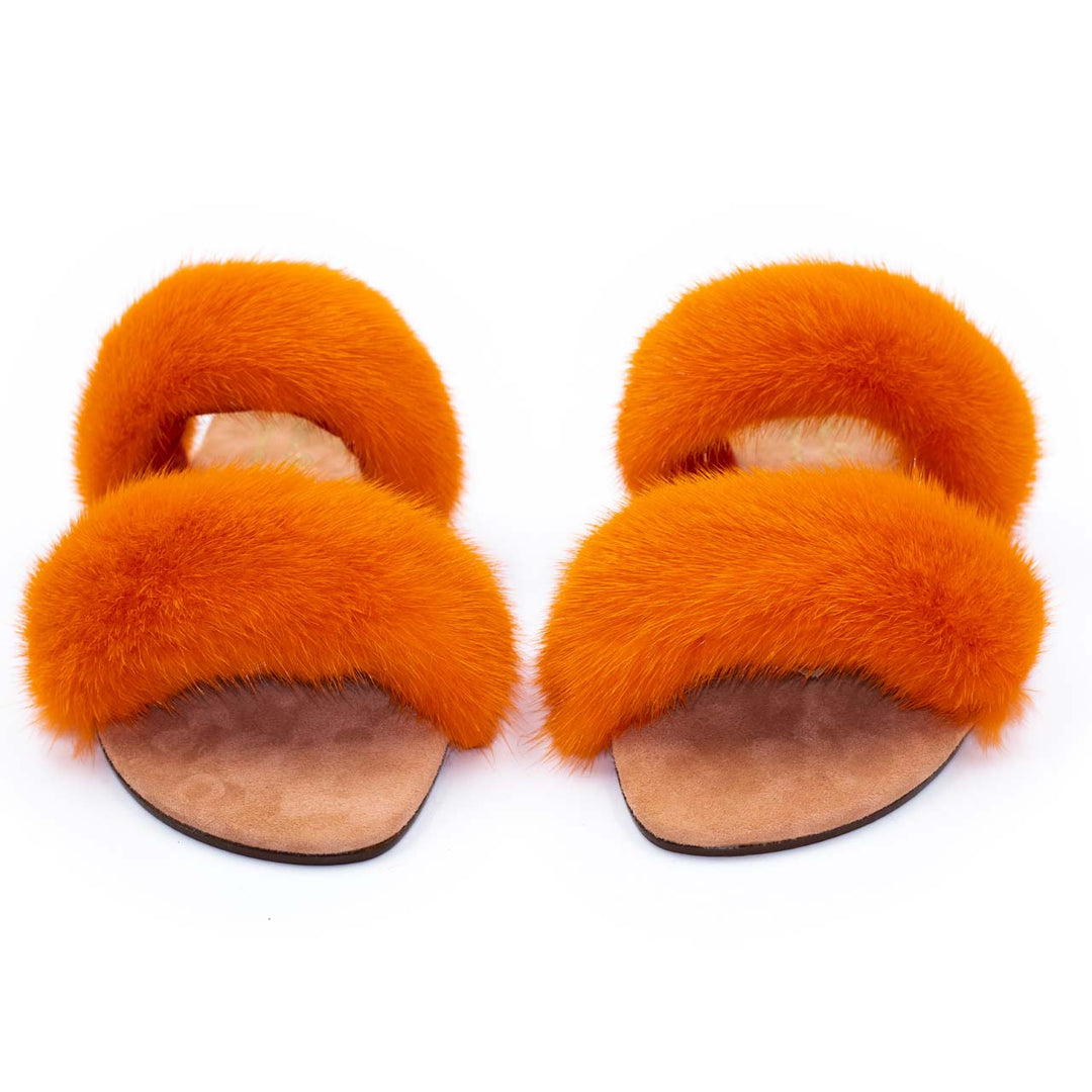 Calde pantofole donna arancioni in visone con doppia fascia, ideali per comfort e stile a casa.