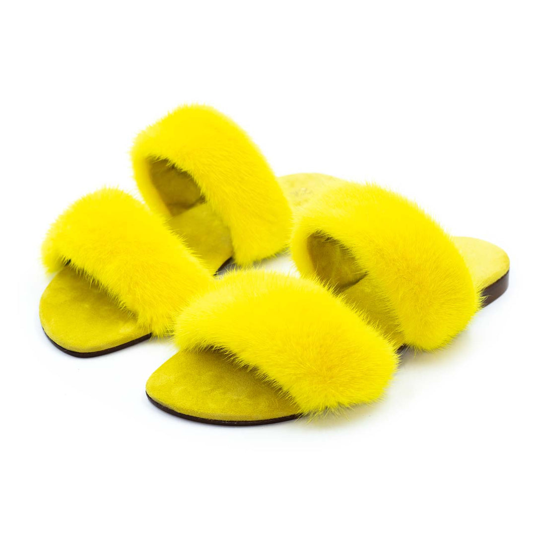 Pantofole invernali da donna gialle, in morbido visone per un comfort eccezionale. Ideali per serate relax.