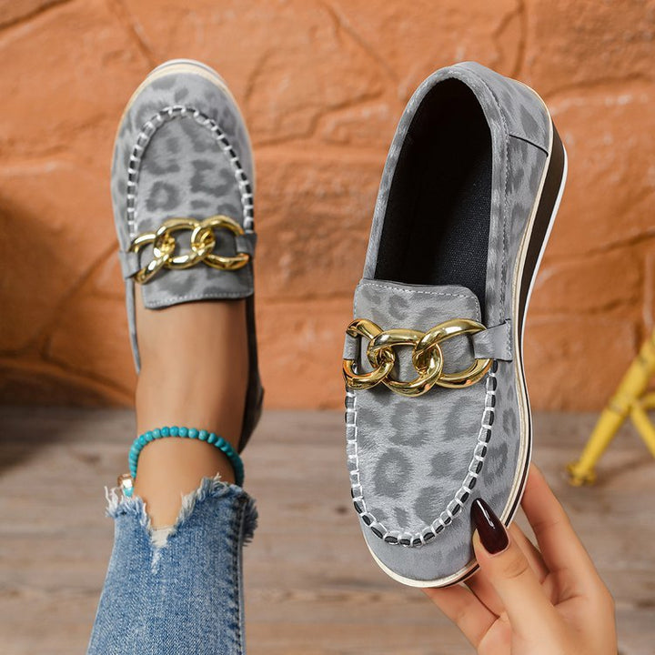 Mocassini donna fashion con zeppa alta, design leopard e suola imbottita. Scarpe platform eleganti.