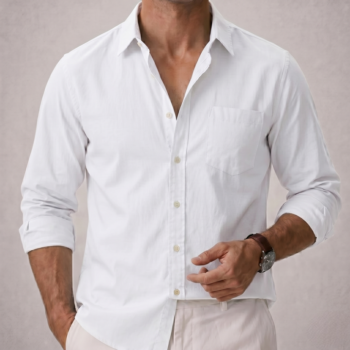 Camicia uomo elegante, maniche lunghe, colletto aperto, vestibilità morbida per un comfort ottimale.