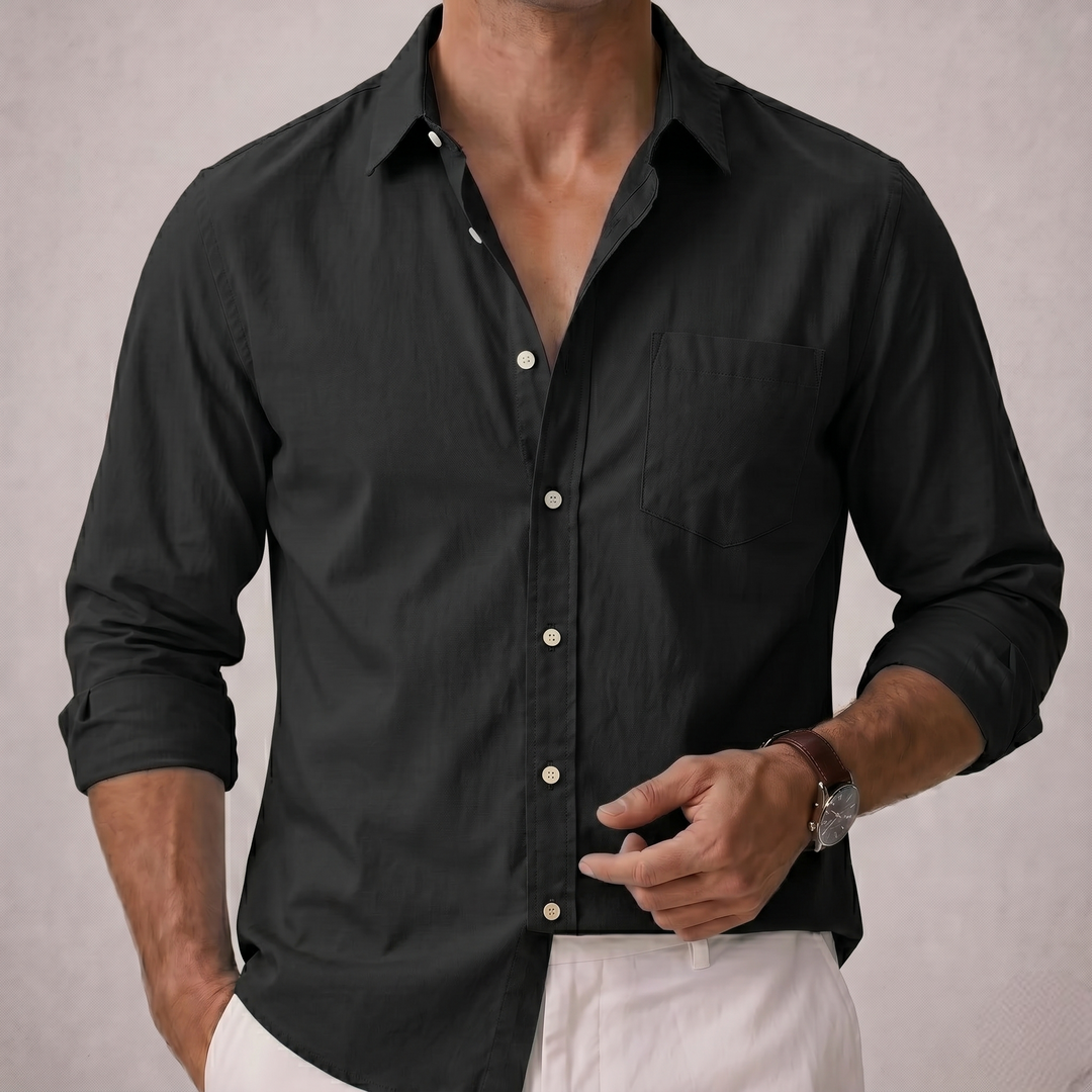 Camicia uomo versatile, maniche lunghe, colletto aperto. Perfetta per ufficio e tempo libero.
