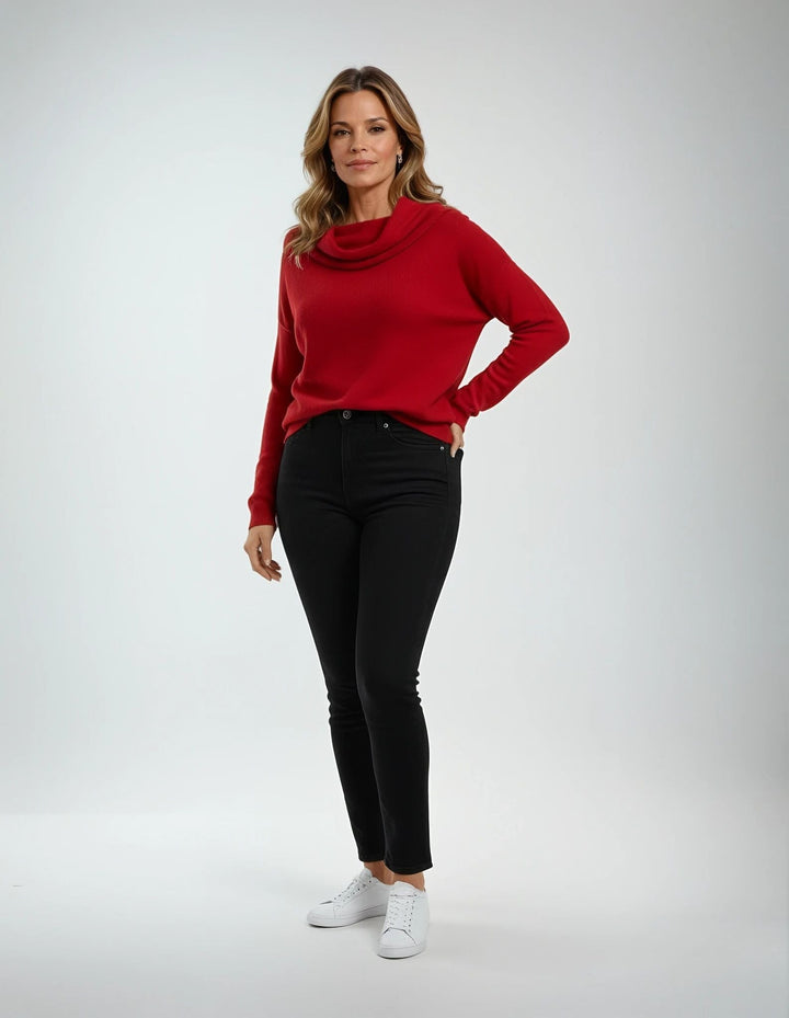 Abbigliamento donna: maglione girocollo elegante, maniche lunghe, con trama ondulata. Ideale moda invernale.