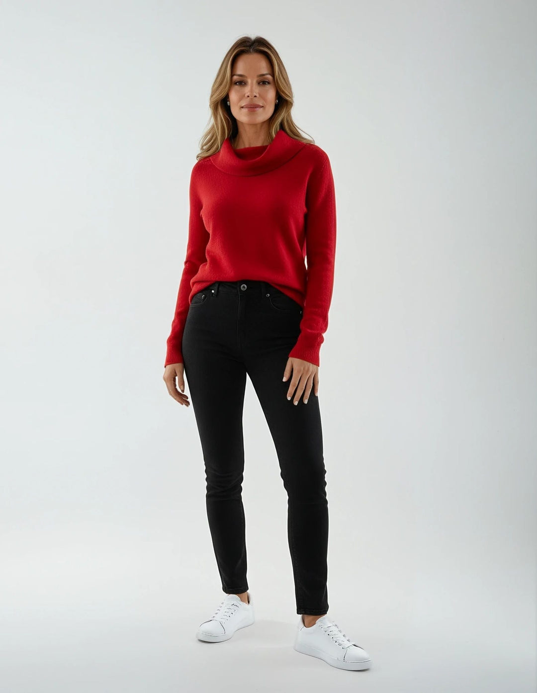 Maglia donna casual e confortevole, girocollo, con unica trama ondulata, ideale per l'abbigliamento.
