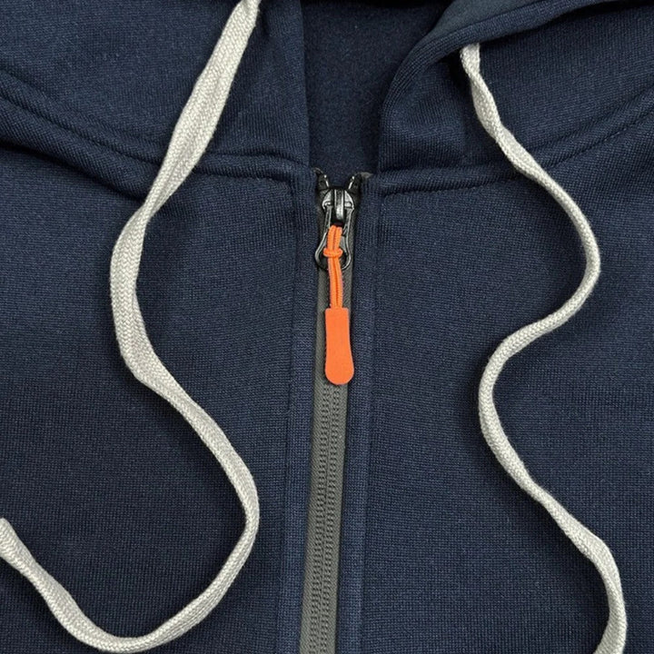 Felpa con cappuccio da uomo, taglio ampio e comodo, perfetta per un look casual e moderno.