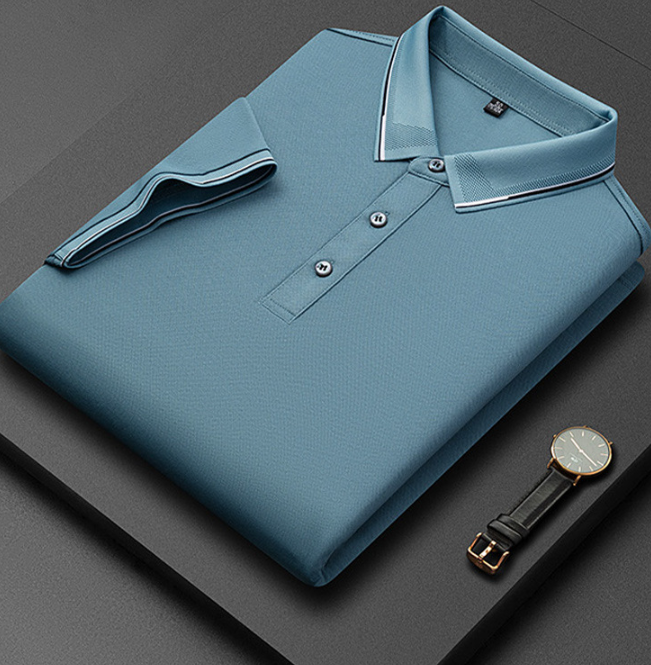 Polo estiva uomo nera, elegante e versatile, manica corta. Comoda e traspirante per la moda uomo.