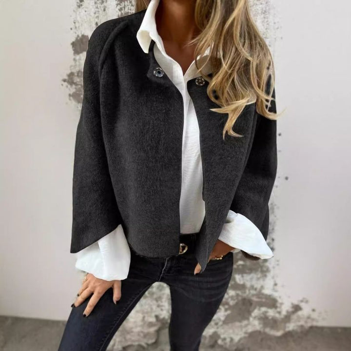 Capospalla donna versatile a maniche lunghe. Giacca elegante e calda per look raffinati, autunno/inverno.