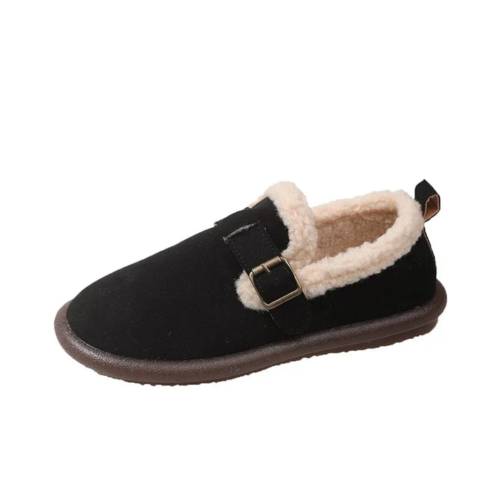 Essenziali ballerine slip-on da donna, scarpe comode e versatili, perfette per la moda quotidiana.