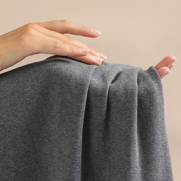 Giacca donna leggera con cerniera, capospalla per comfort e stile casual quotidiano.