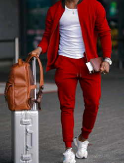 Giacca e jogger: tuta sportiva uomo due pezzi, completa ed elegante. Comoda per fitness, palestra e outfit casual.