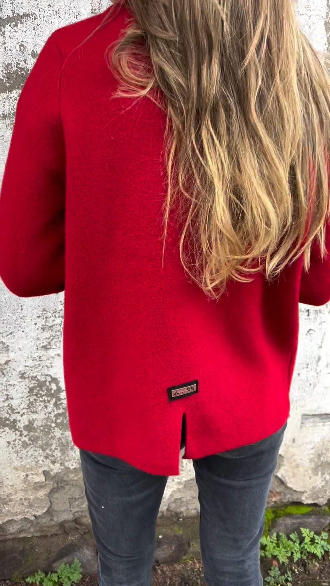Giacca cerniera donna, stile elegante e pratico per abbigliamento autunnale e comfort quotidiano.