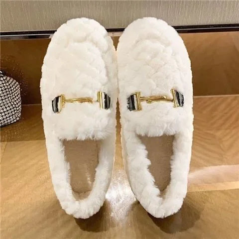 Classici mocassini donna, caldi e versatili per outfit autunnali e invernali. Comfort garantito.