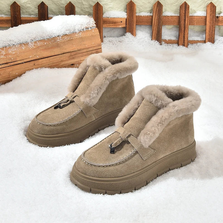 Profilo laterale stivaletti donna apricot, scarpe comode e di tendenza per l'inverno, un must-have elegante.