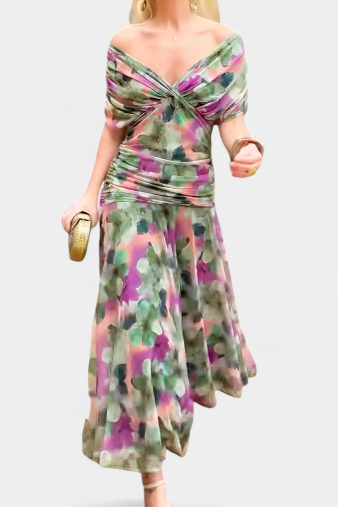 Vestito lungo da donna fluido, senza spalline e con raffinato corpetto drappeggiato. Ideale per eventi eleganti.