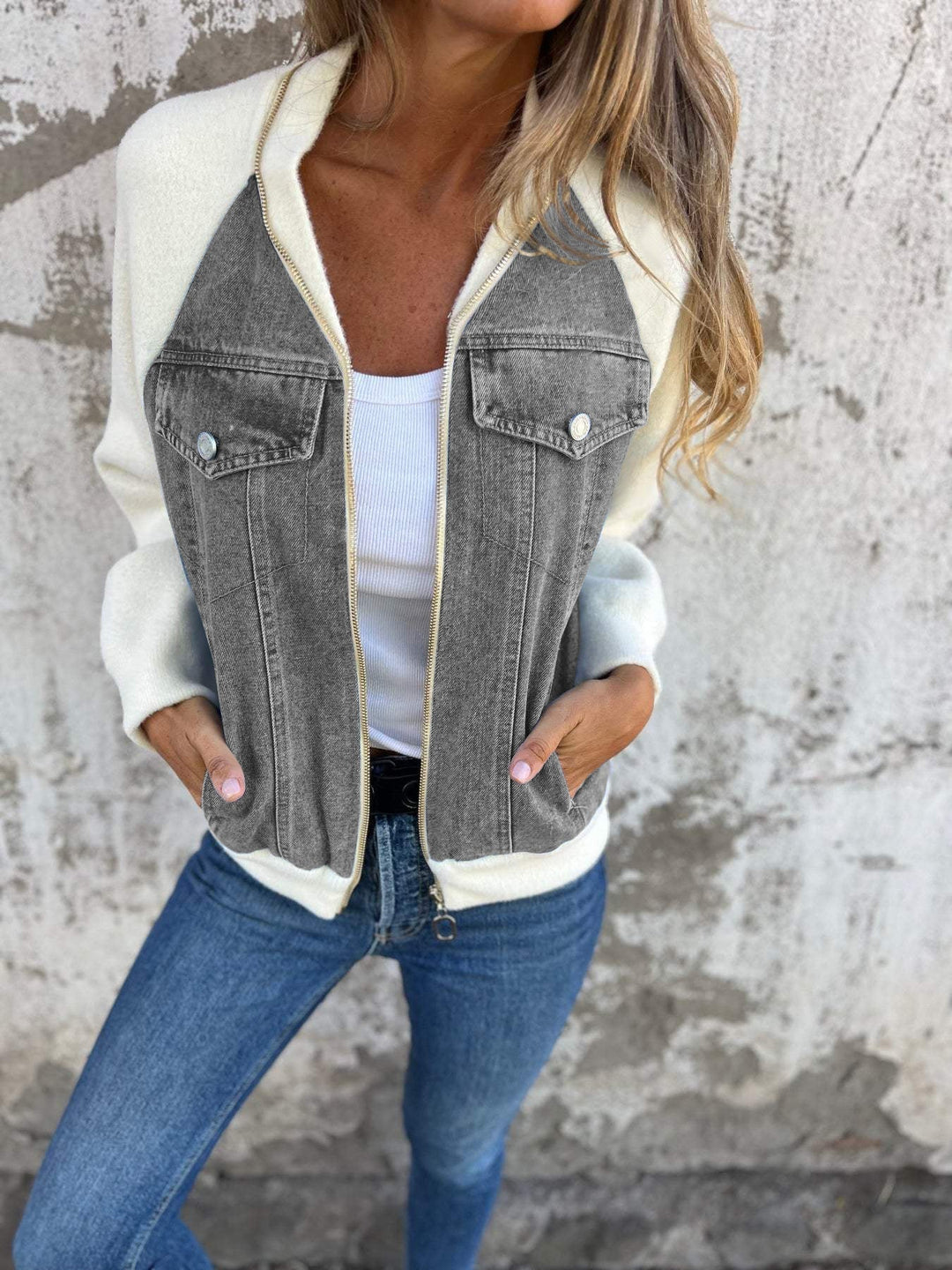Giacca invernale donna casual con cappuccio, calda e alla moda per l'autunno inverno.
