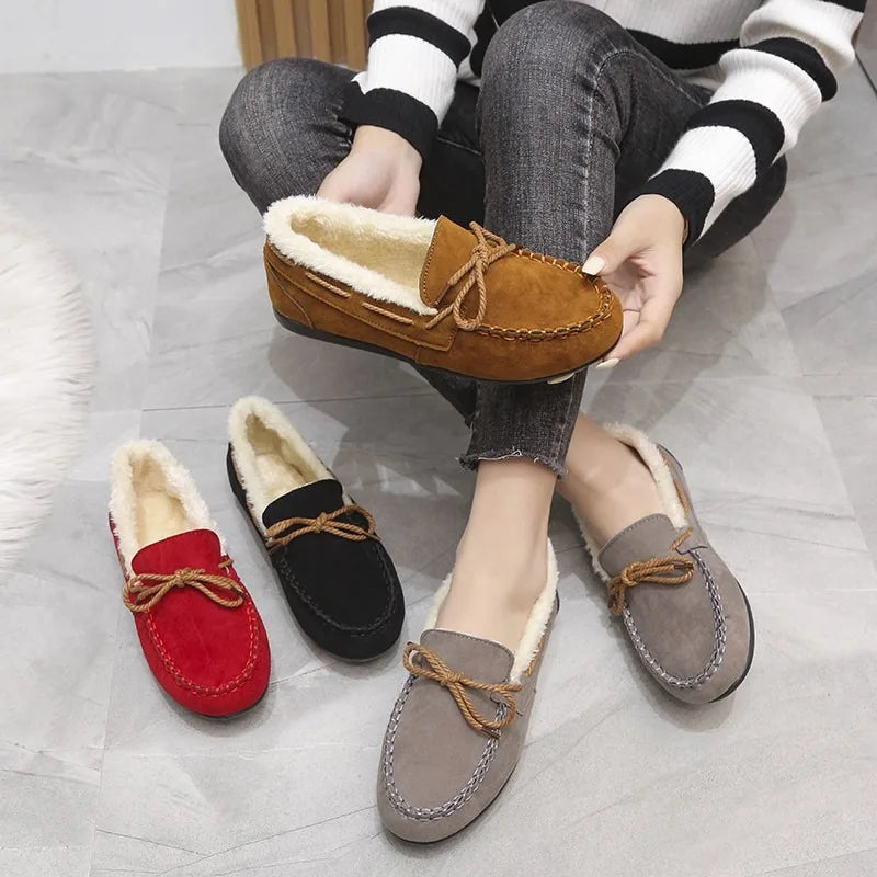 Scarpe mocassino da donna, comode ed eleganti, un must-have per calzature quotidiane versatili.