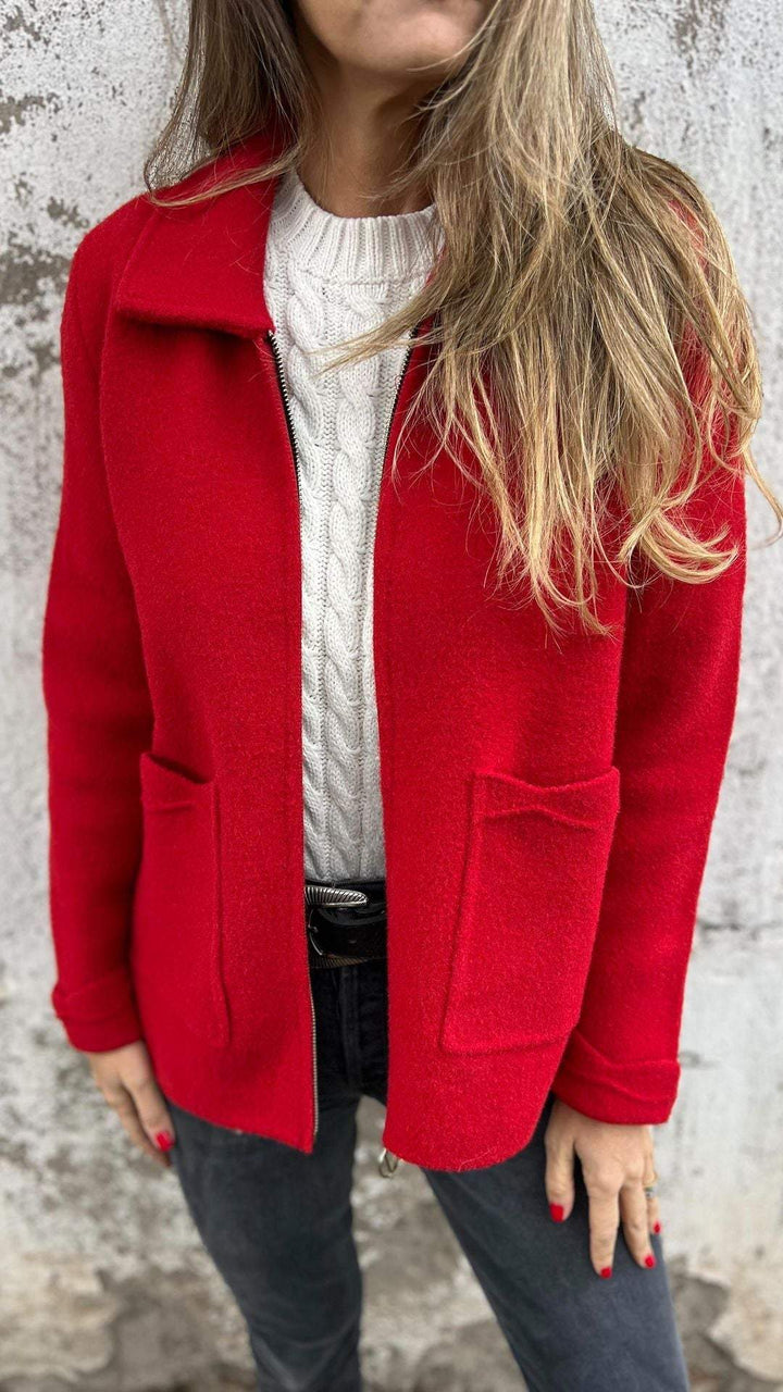 Giacca donna calda e versatile con cerniera, perfetta per il comfort casual autunnale.