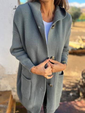 Cardigan duster donna autunnale, versatile per abbigliamento casual o elegante.