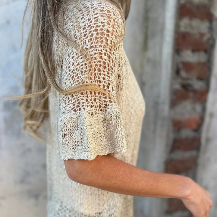 Cardigan donna alla moda, capo essenziale per abbigliamento a strati. Con bottoni, maniche lunghe.