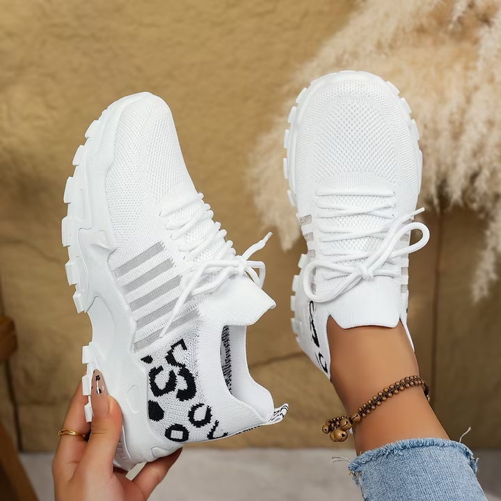 Moda donna: sneakers estive traspiranti slip-on, scarpe comfort per camminare con stile.