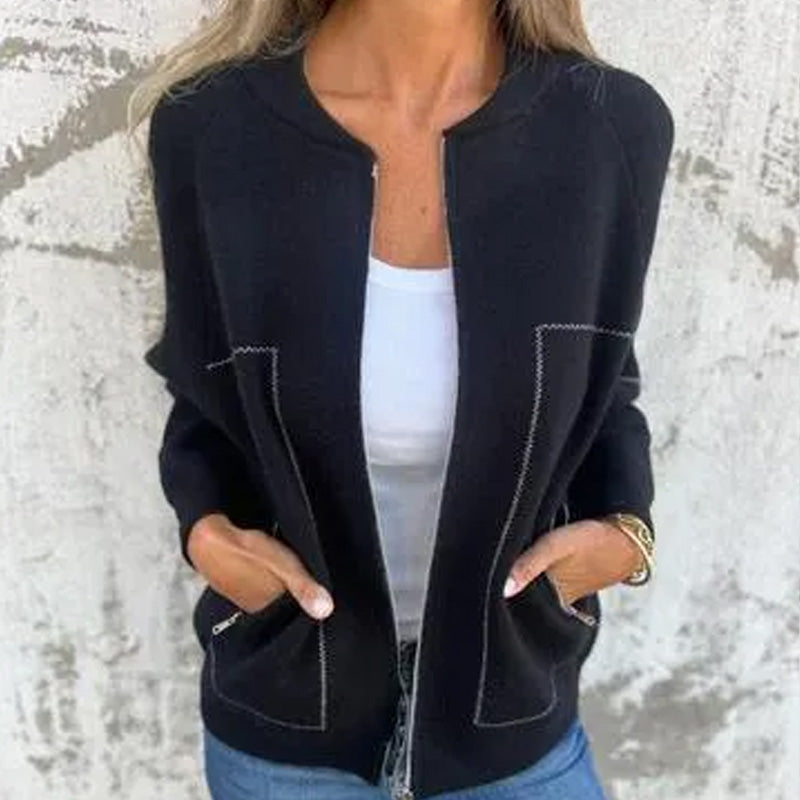 Giacca donna leggera e traspirante con cerniera, un must-have per la moda femminile casual.