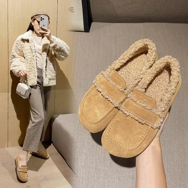 Mocassini da donna caldi e comodi, perfetti per giornate invernali casual. Disponibili in beige e giallo.