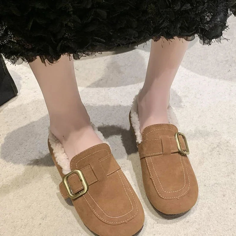 Mocassini da donna marroni, comodi stile retrò per look casual-elegante, perfetti ogni giorno.