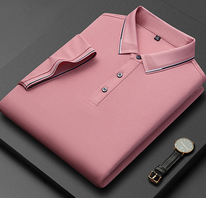 Polo uomo slim fit, manica corta, in tessuto traspirante. Per un look estivo moderno e curato.