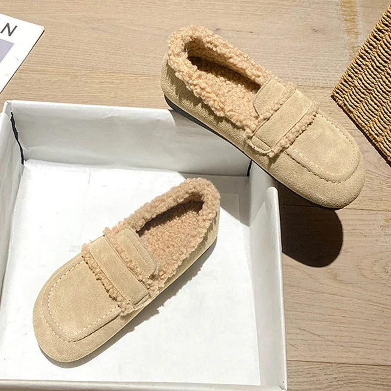 Mocassini donna comodi e caldi, ideali per l'inverno. Scegli tra le varianti casual beige o giallo.