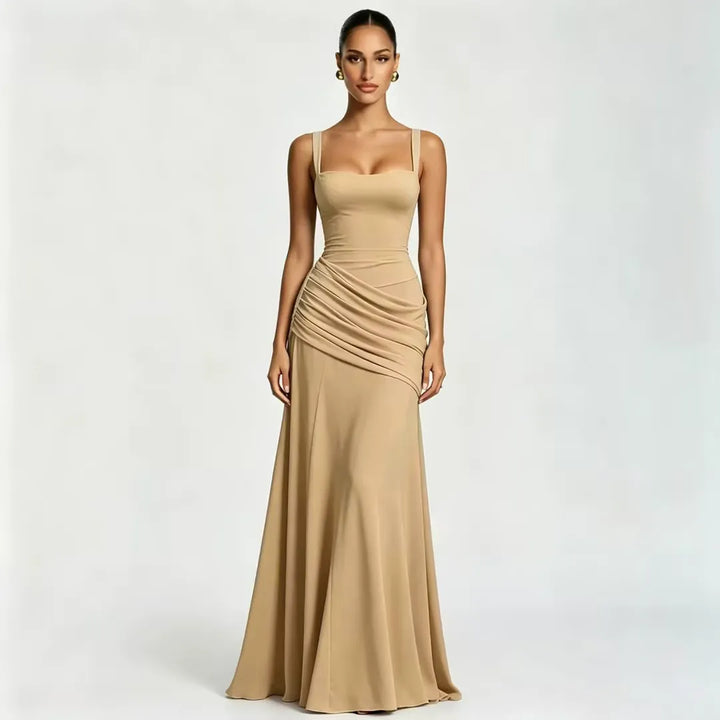 Abito da sera donna maxi, scollo quadrato e drappeggio, perfetto per un'occasione speciale con stile.