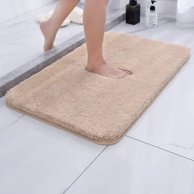 Tappetino doccia antiscivolo che garantisce sicurezza, morbidezza e un bagno sempre asciutto.