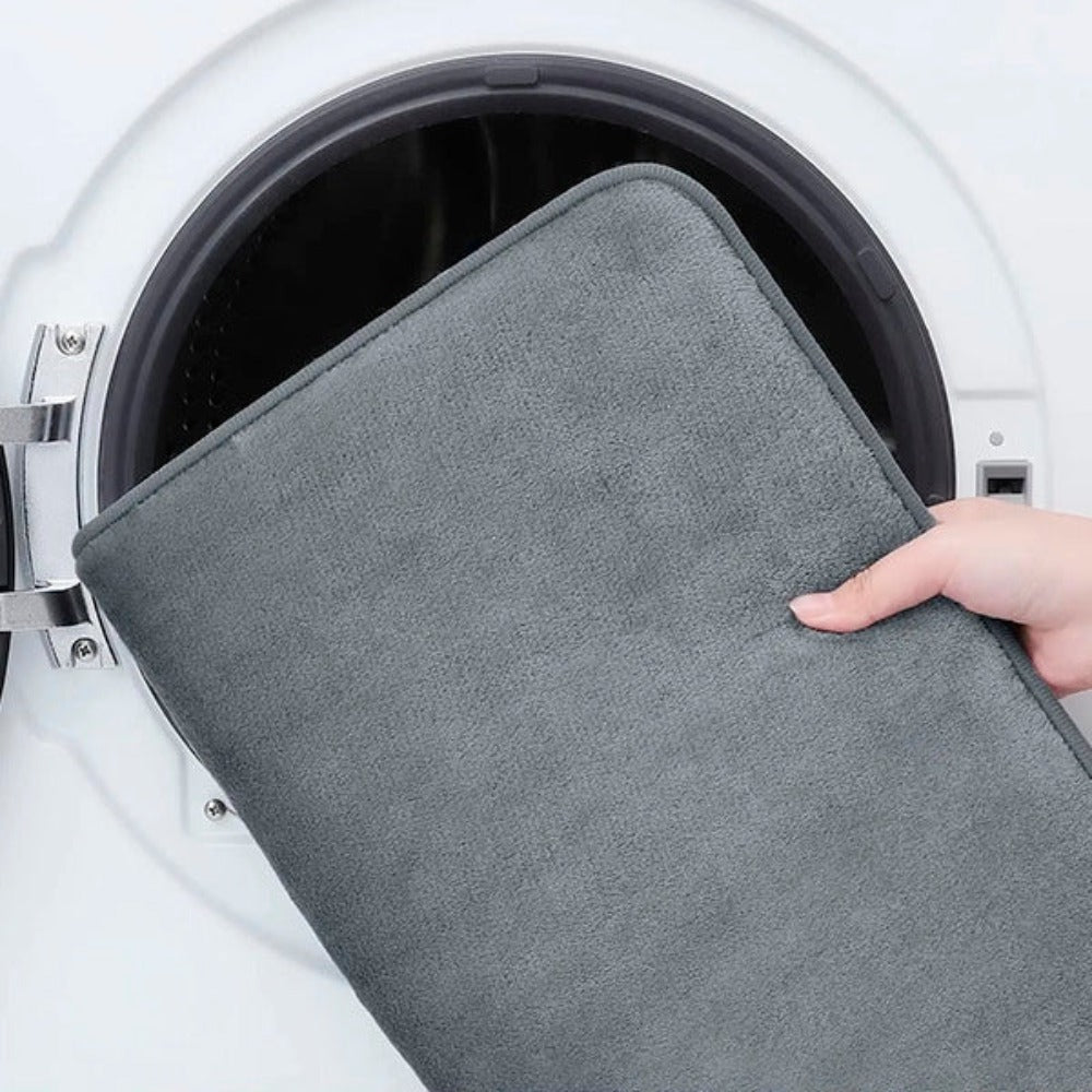 Morbido tappetino bagno in memory foam per comfort superiore, assorbe acqua rapidamente, ideale per doccia.