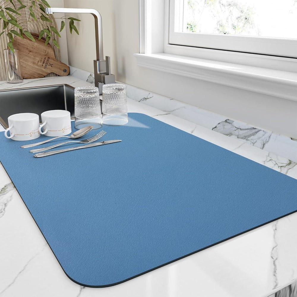 Elegante tappetino asciugapiatti da cucina, assorbente e rapido, perfetto per mantenere l'igiene. Design moderno.