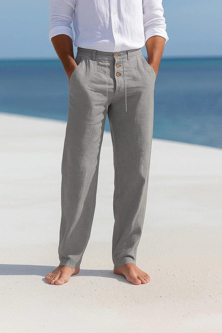 Pantaloni estivi uomo a gamba dritta e vestibilità comoda. Ideali per il viaggio, con vita elasticizzata. Look versatile.