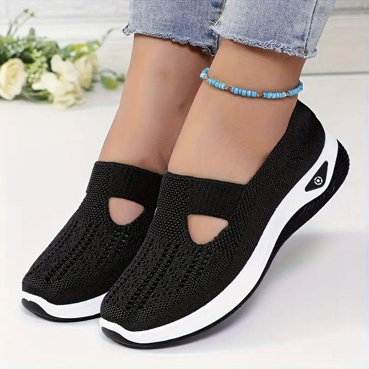 Scarpe donna estive slip-on per un comfort pratico e leggero, adatte all'uso quotidiano e al relax.