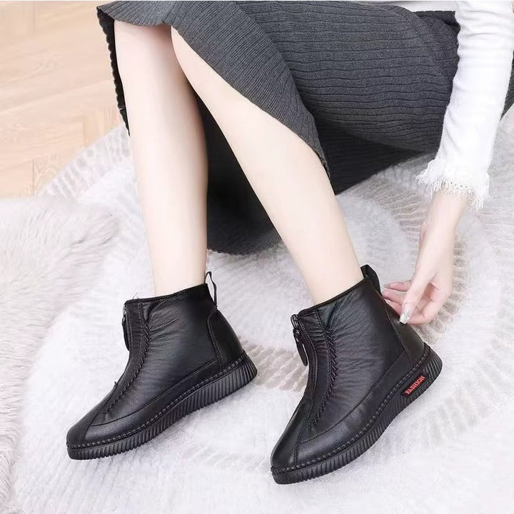 Stivali casual-chic da donna bordeaux, perfetti per l'inverno.