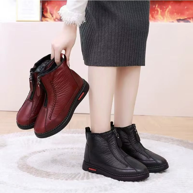 Stivali da donna neri, un'aggiunta elegante e pratica al guardaroba.