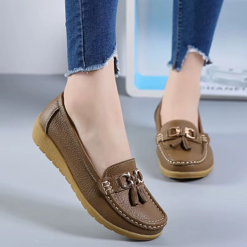 Calzature donna: mocassini casual marroni, ideali per un look rilassato ma sofisticato.