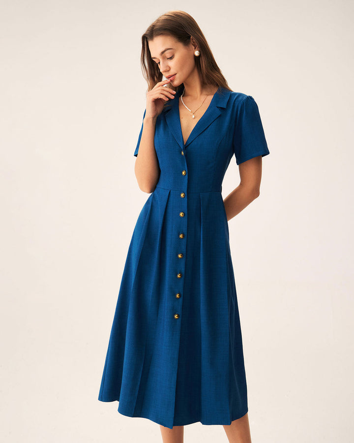 Abito casual chic da donna, midi plissettato blu, con scollo a V e bottoni, per look da giorno.