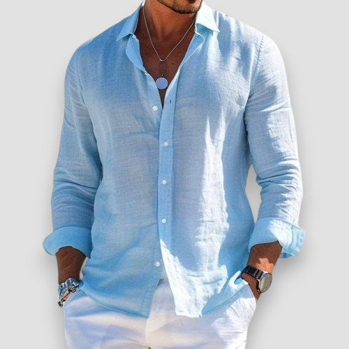 Dettaglio dei bottoni sulla camicia uomo estiva, design pulito ed elegante, ideale per ogni occasione casual.