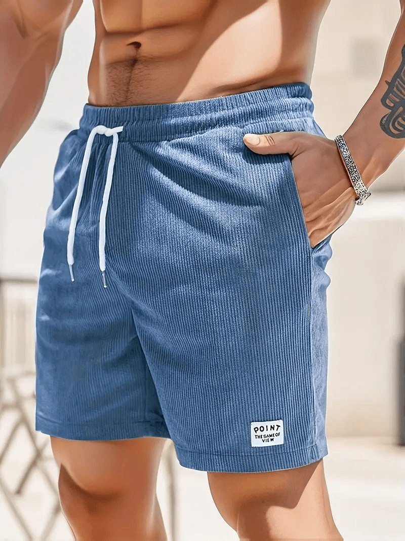 Shorts uomo leggeri per moda mare e tempo libero. Un capo essenziale per l'abbigliamento estivo casual con stile.