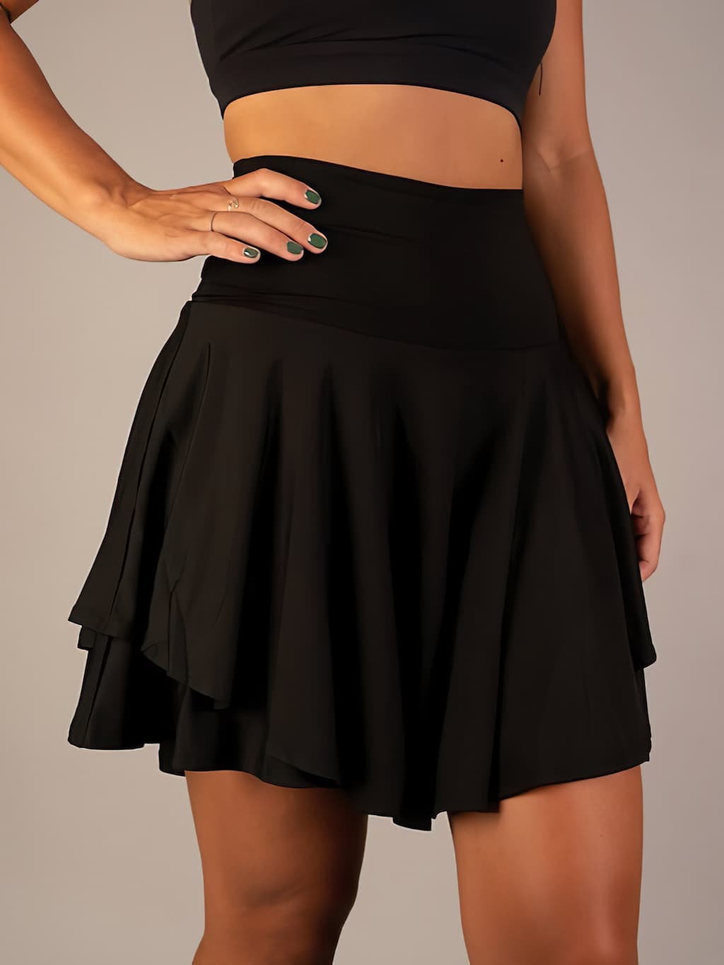 Skort donna athleisure con tasche pratiche, comoda e alla moda per ogni attività sportiva.