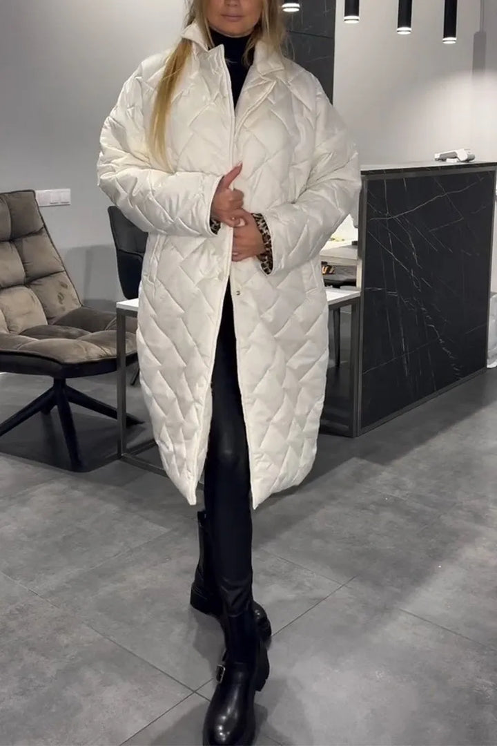 Versatile cappotto trapuntato donna leopardato, adatto a look casual e outfit eleganti per ogni occasione.