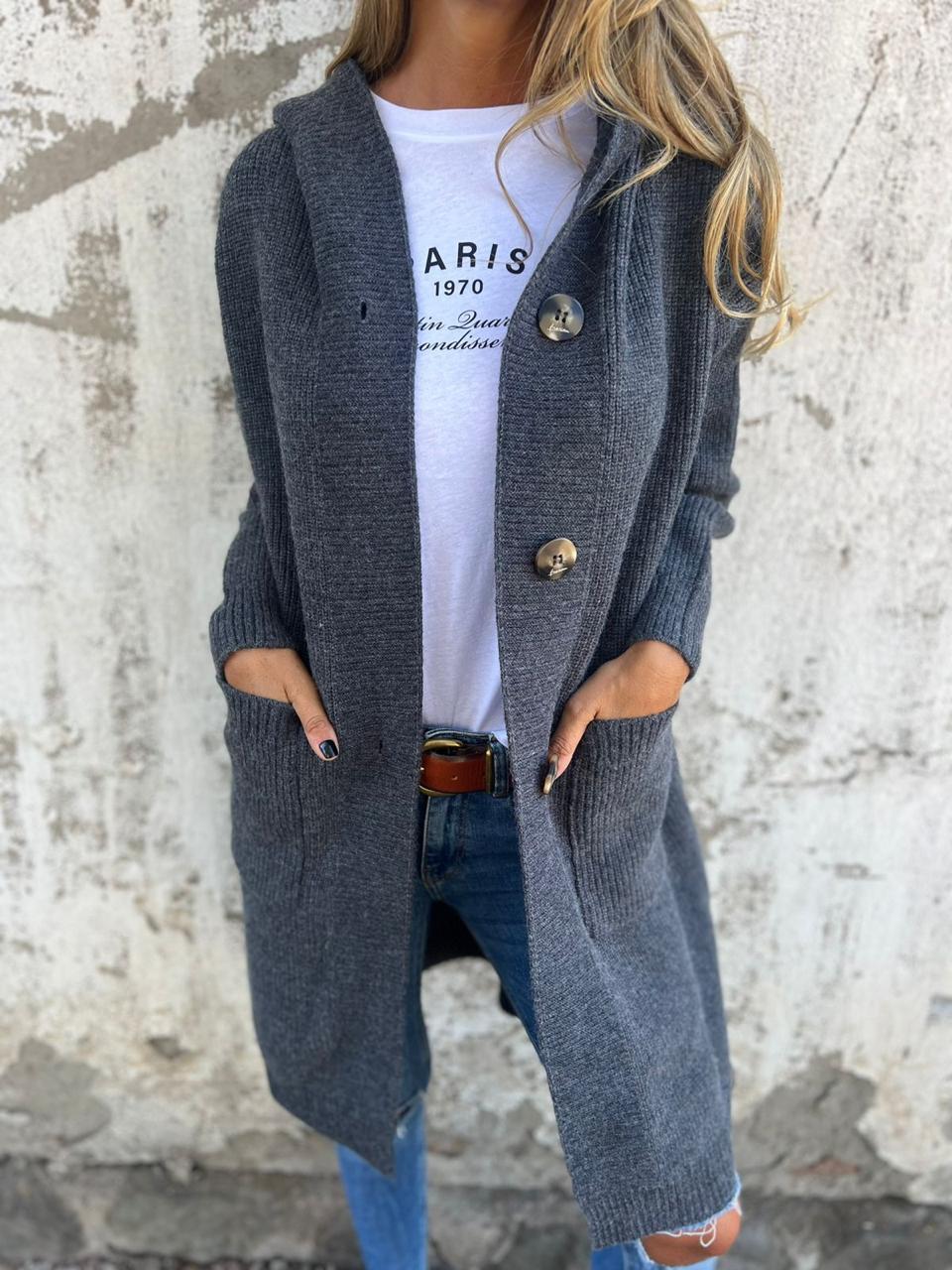 Cardigan lungo donna, stile casual chic e confortevole. Un capo versatile di abbigliamento femminile per tutti i giorni.