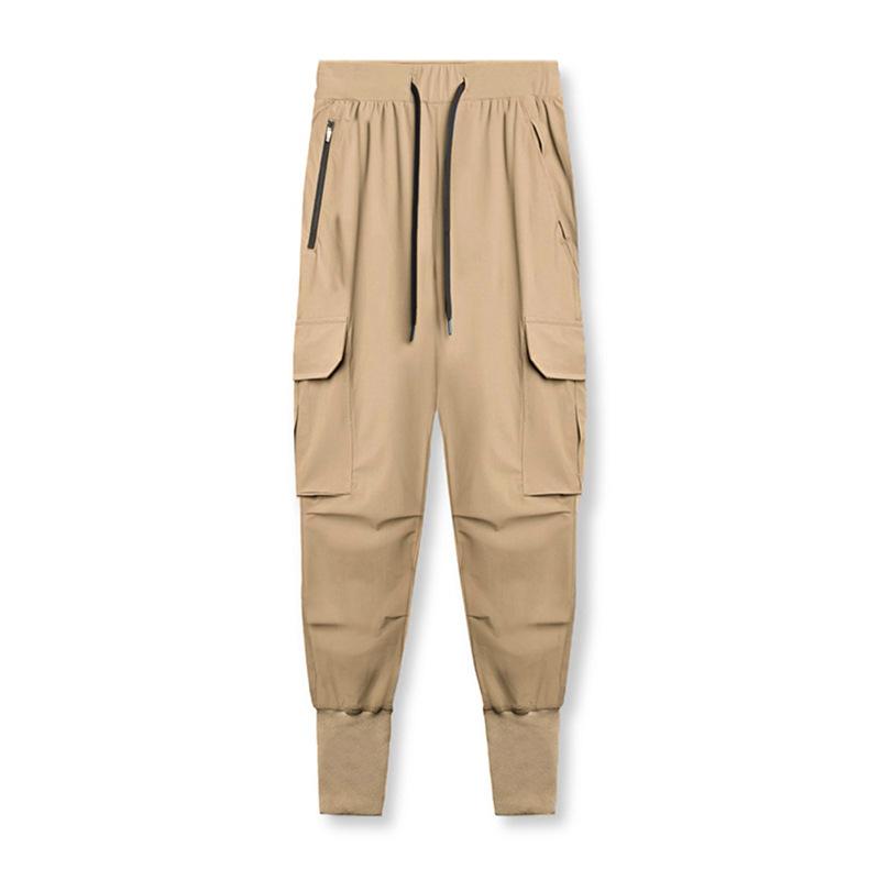 Moda maschile: pantaloni cargo jogger da uomo, comfort e versatilità per ogni outfit.